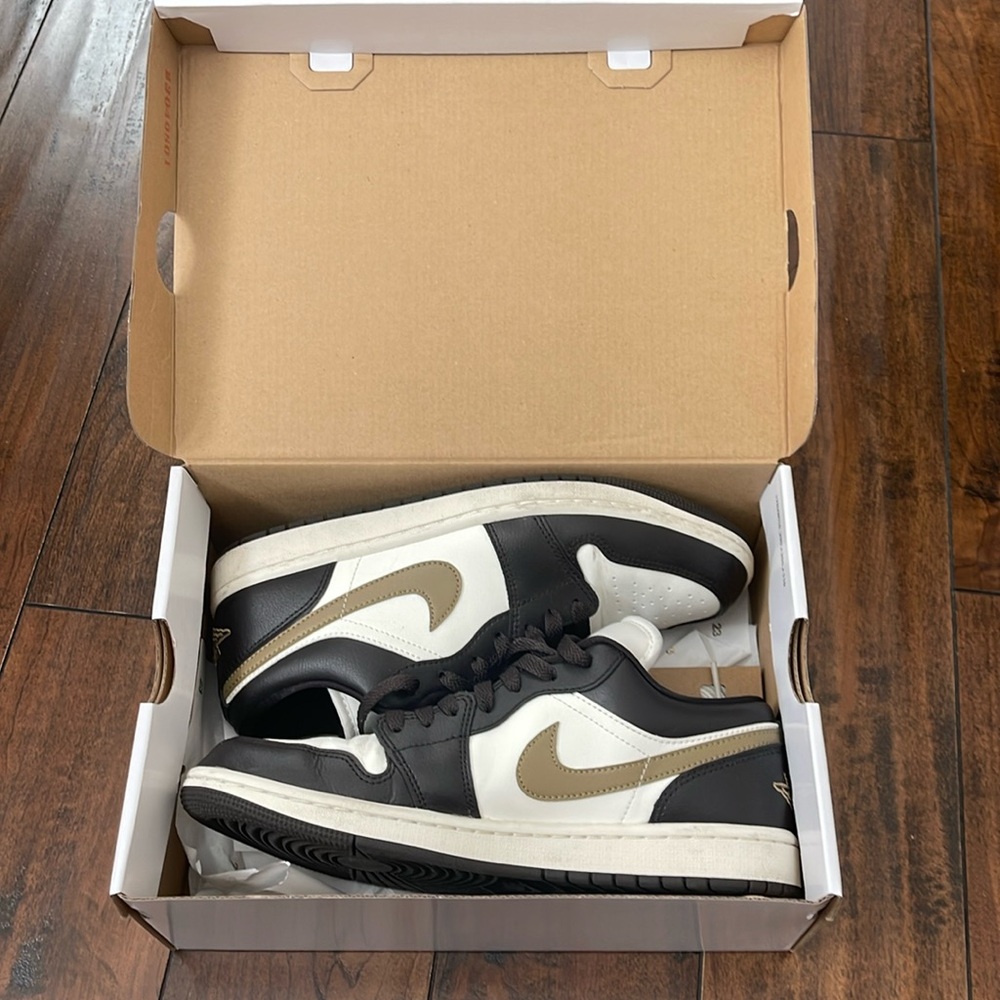 Air Jordan 1 low woman’s shadow brown